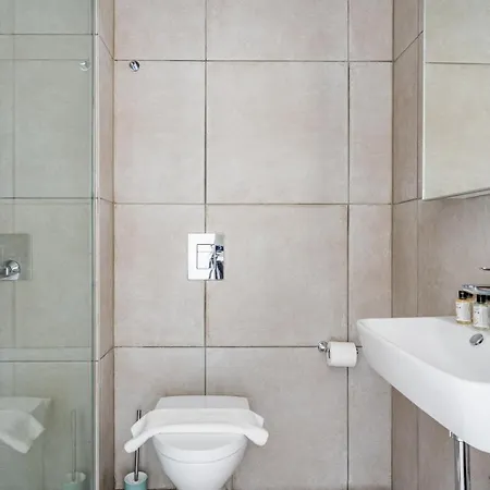 2br Lux Apt. Apartment *